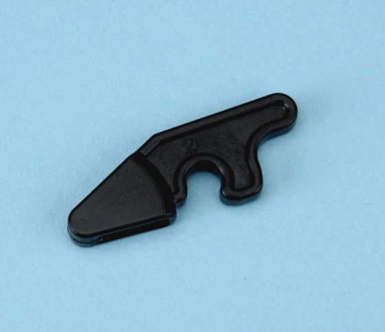 Thetford refrigerator door latch bottom SR 1661400